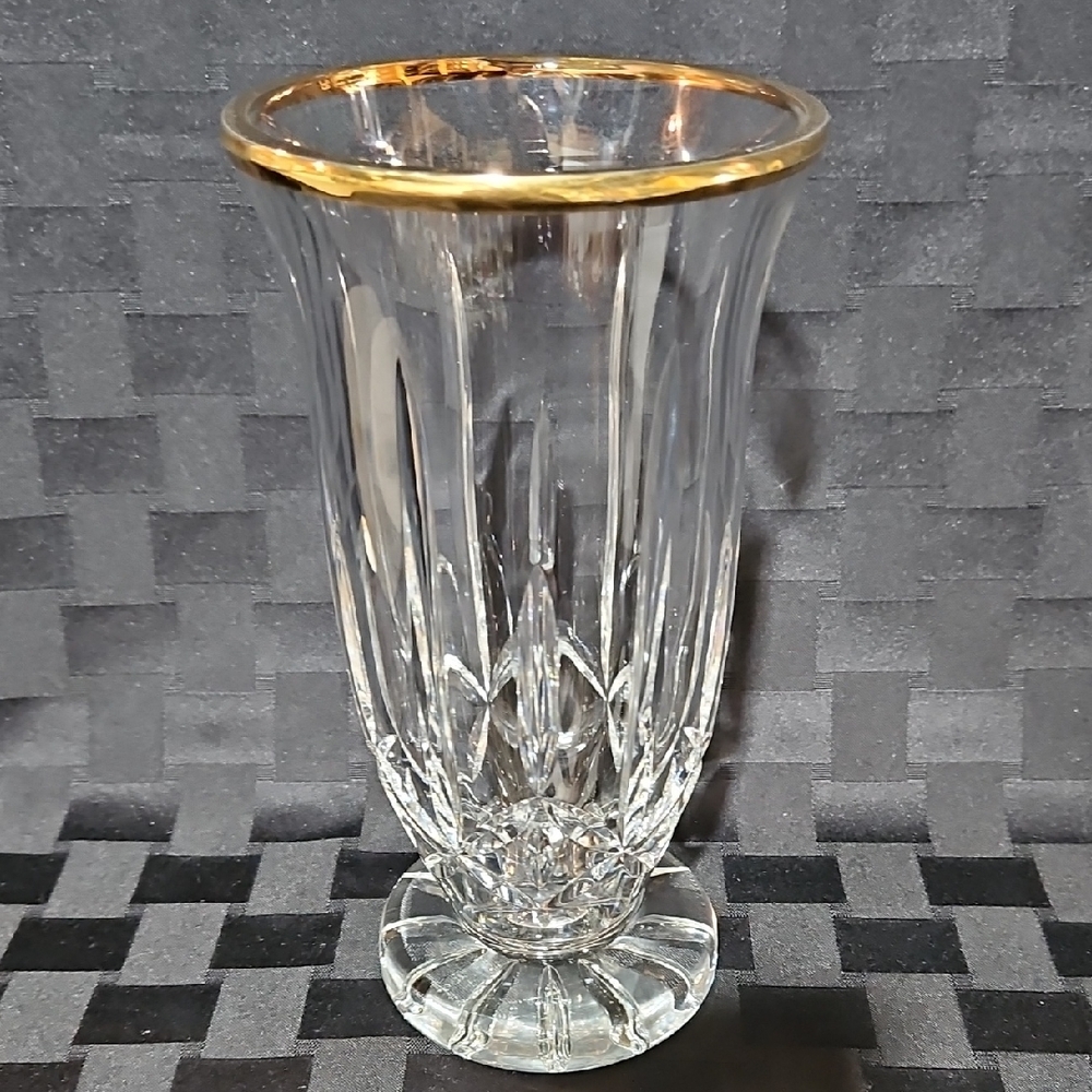 Elegant Reflective Gold Rim Block Crystal Vase